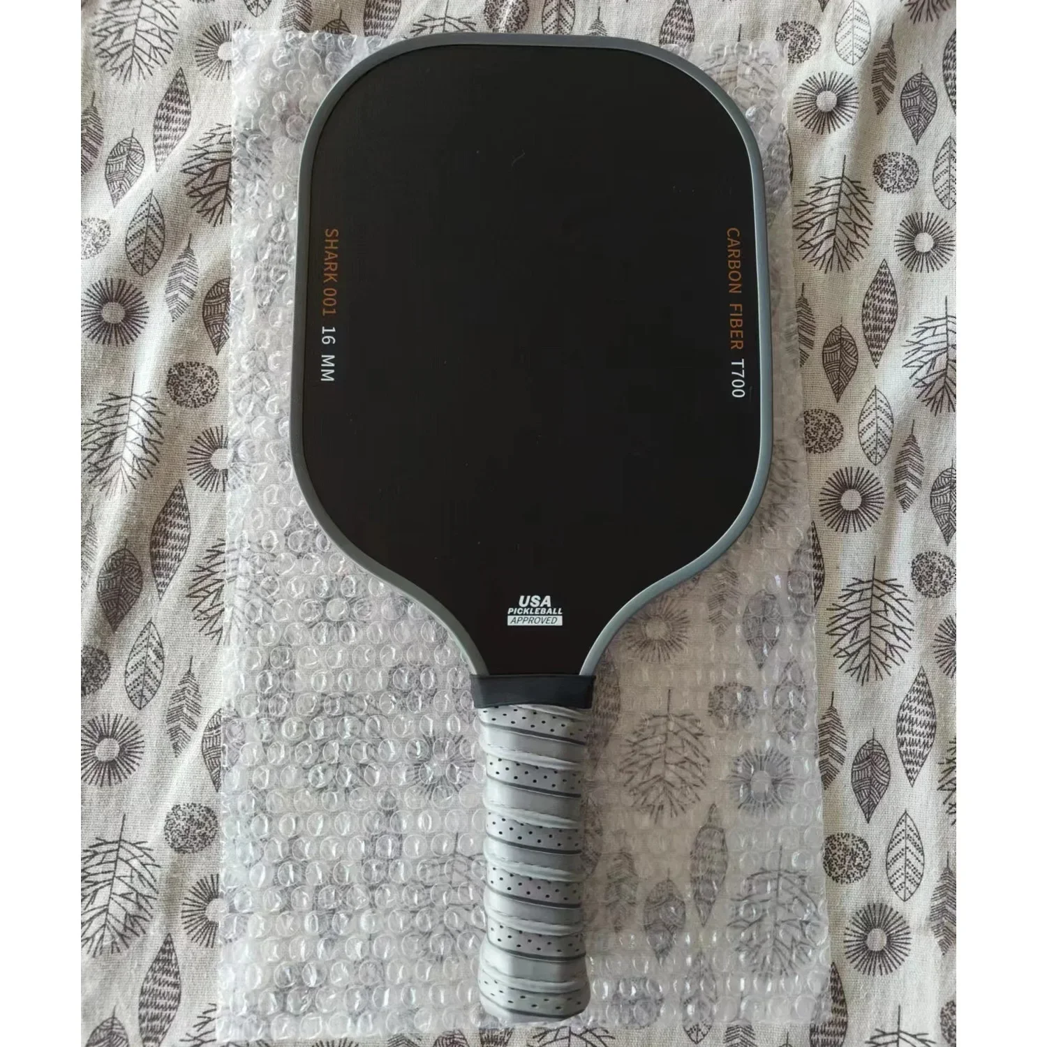 T700 Carbon Fiber Pickleball Paddle Surface 16MM PP Honeycomb Core High Performance Enhanced Power&Control Anti-slip Hand Grip