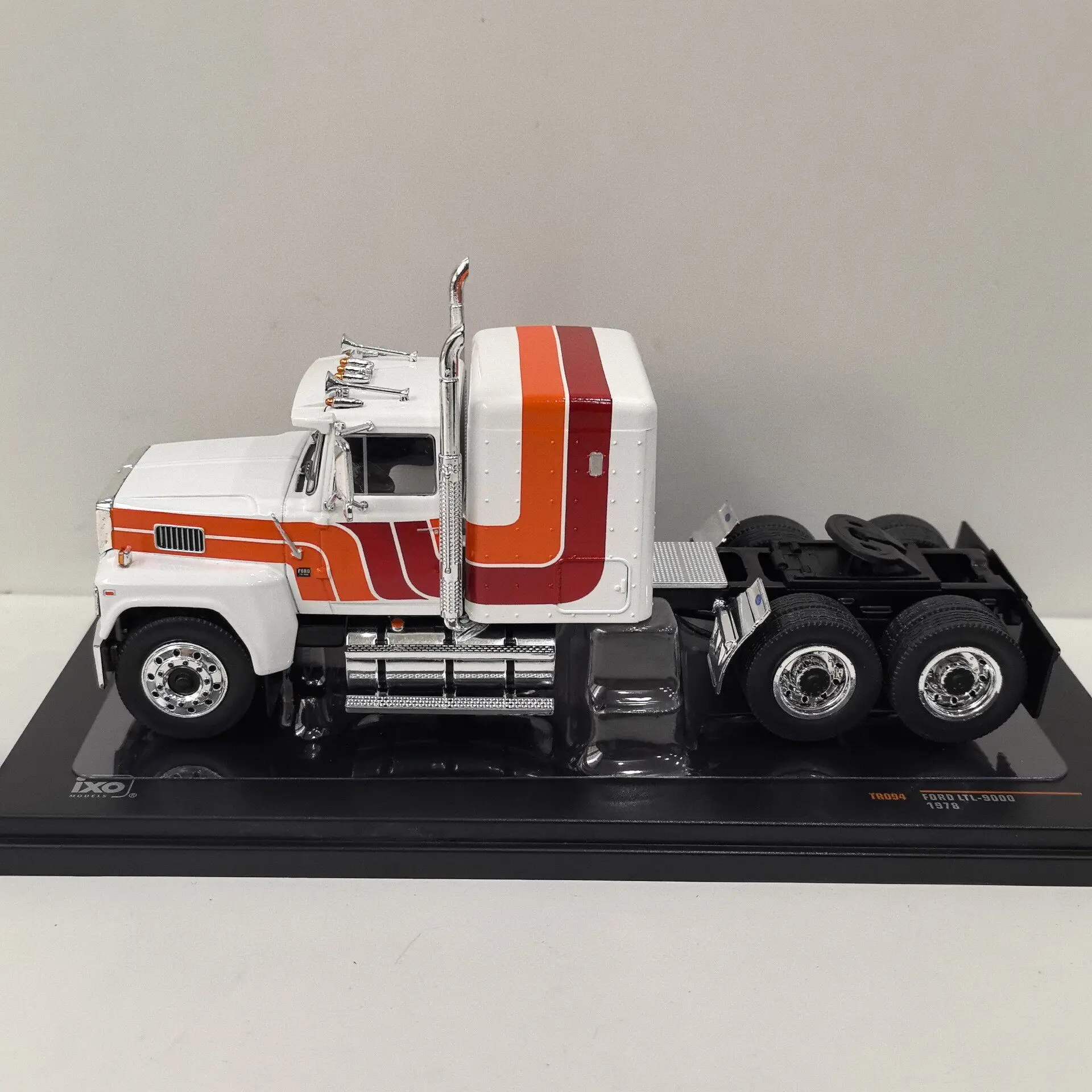 

IXO Diecast 1/43 Scale American Truck Trailer Ford FORD LTL-9000 1978 Alloy Car Model