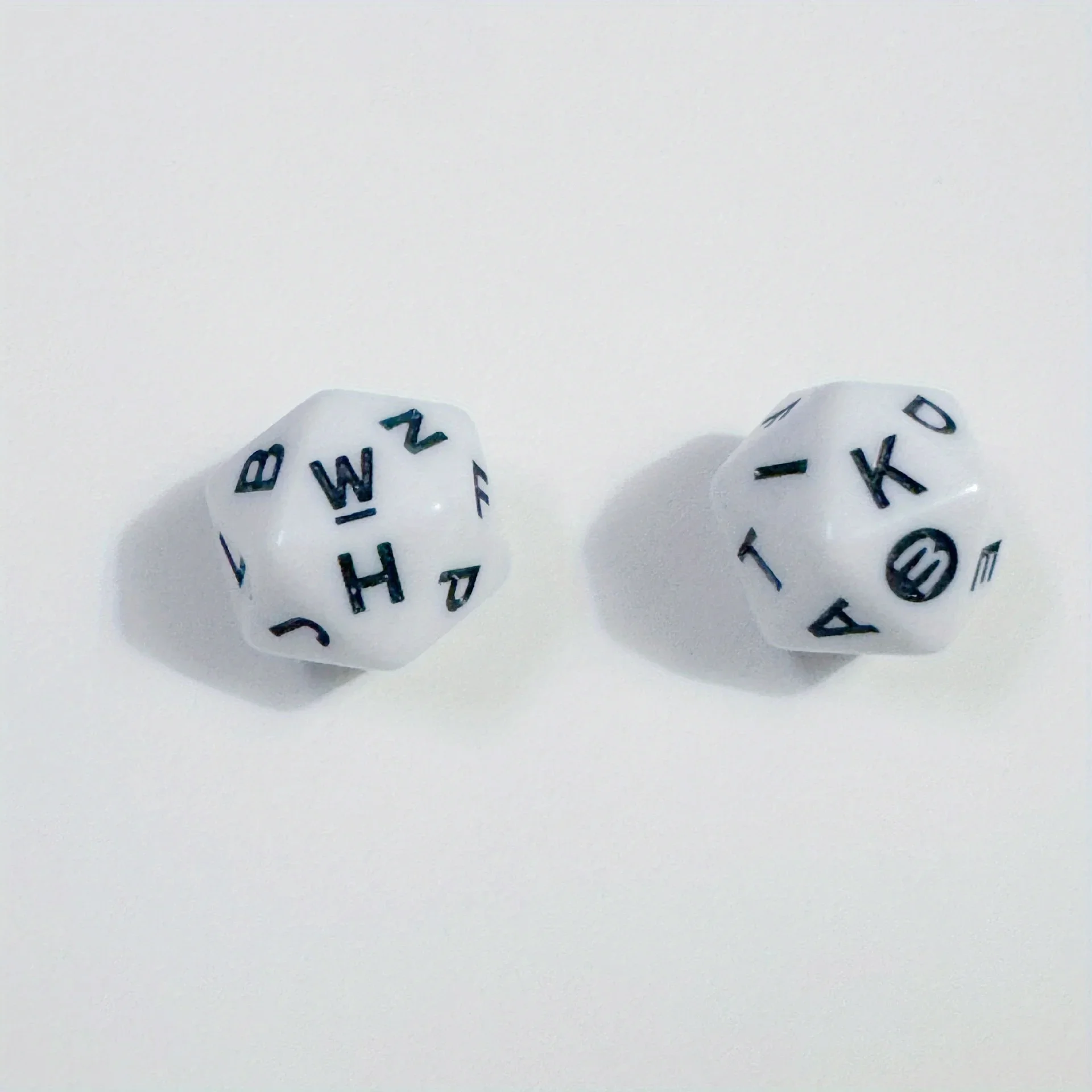 10 قطع/مجموعة ملحقات ألعاب النرد ذات 20 جانبًا مع حروف إنجليزية #4