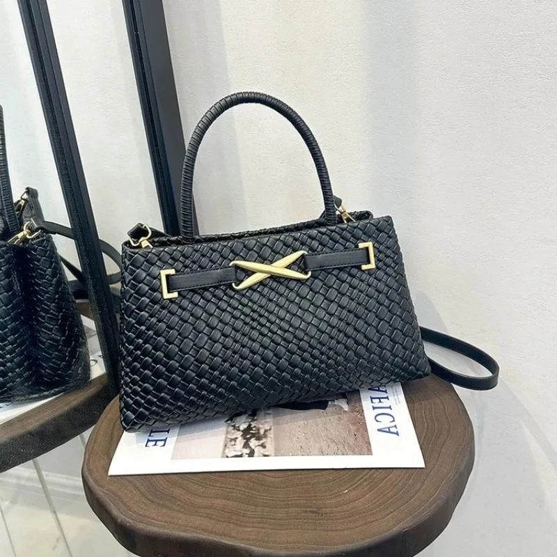 Versatile Modern Diaper Bag Handbag 2026 New Model Office Daily Run Exquisite Attractive Chic Functional Lifestyle
