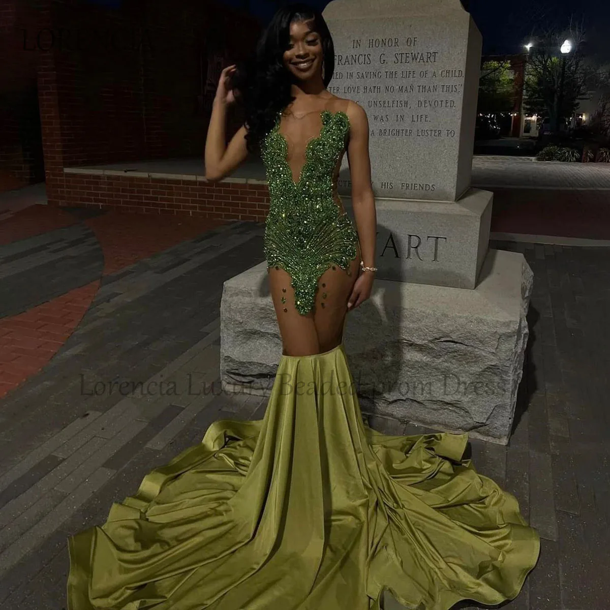 

Sparkly Green Mermaid Prom Dress Black Girl Crystal Rhinestones Evening Party Gowns Applique Glitter Reception vestidos de gala