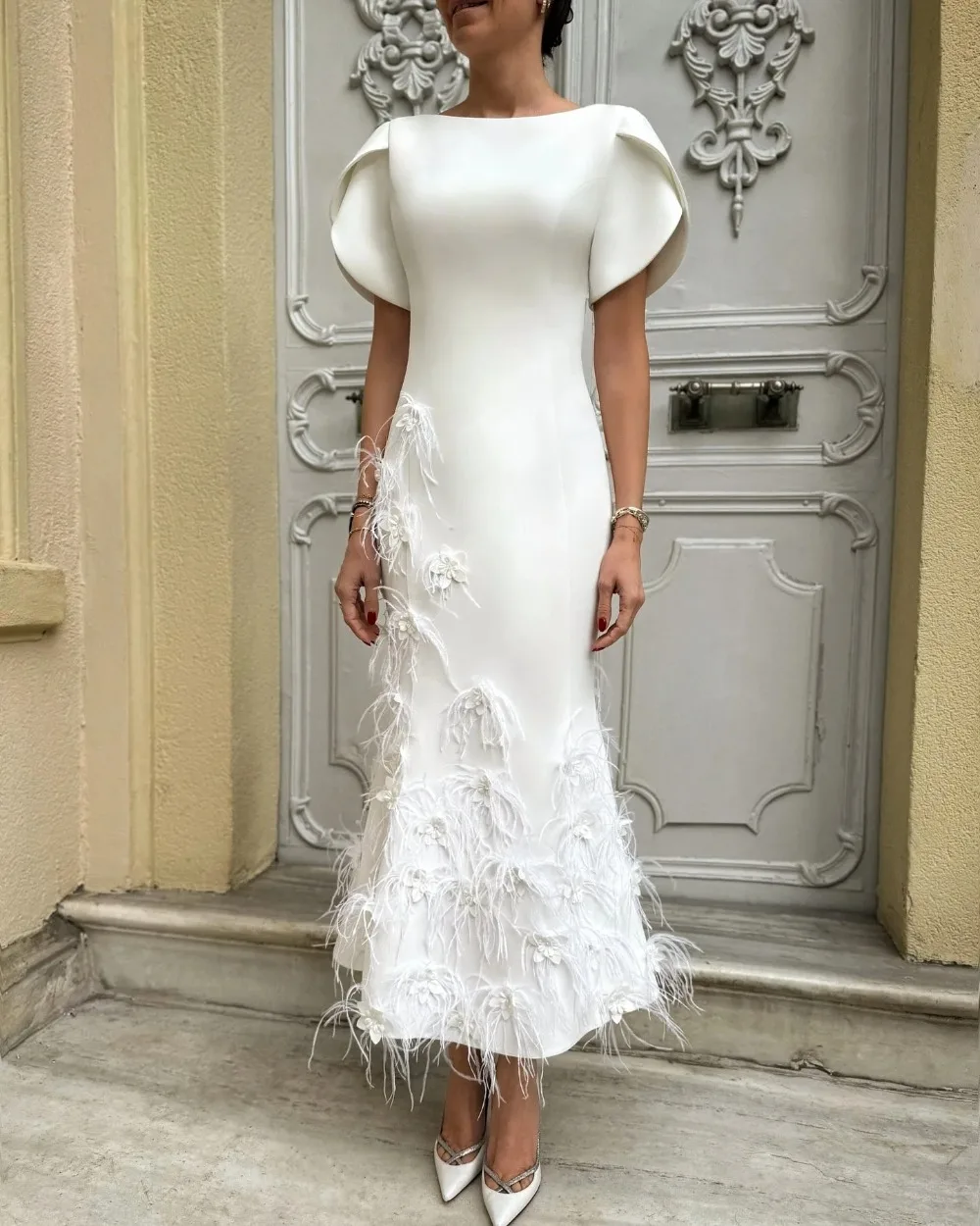 Customized New Satin Feather Tail Long Wedding Dresses 2026 Garden Elegant Boat Neck Close Fitting Flip Short Sleeve Bridal Gown