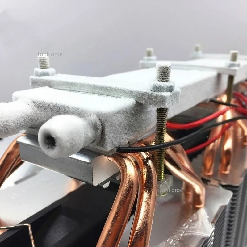 12 فولت 50L خزان الأسماك الثلاجة عالية الطاقة خزان الأسماك المبرد المنزلية خزان الأسماك المبرد رقاقة التبريد أشباه الموصلات 210 واط