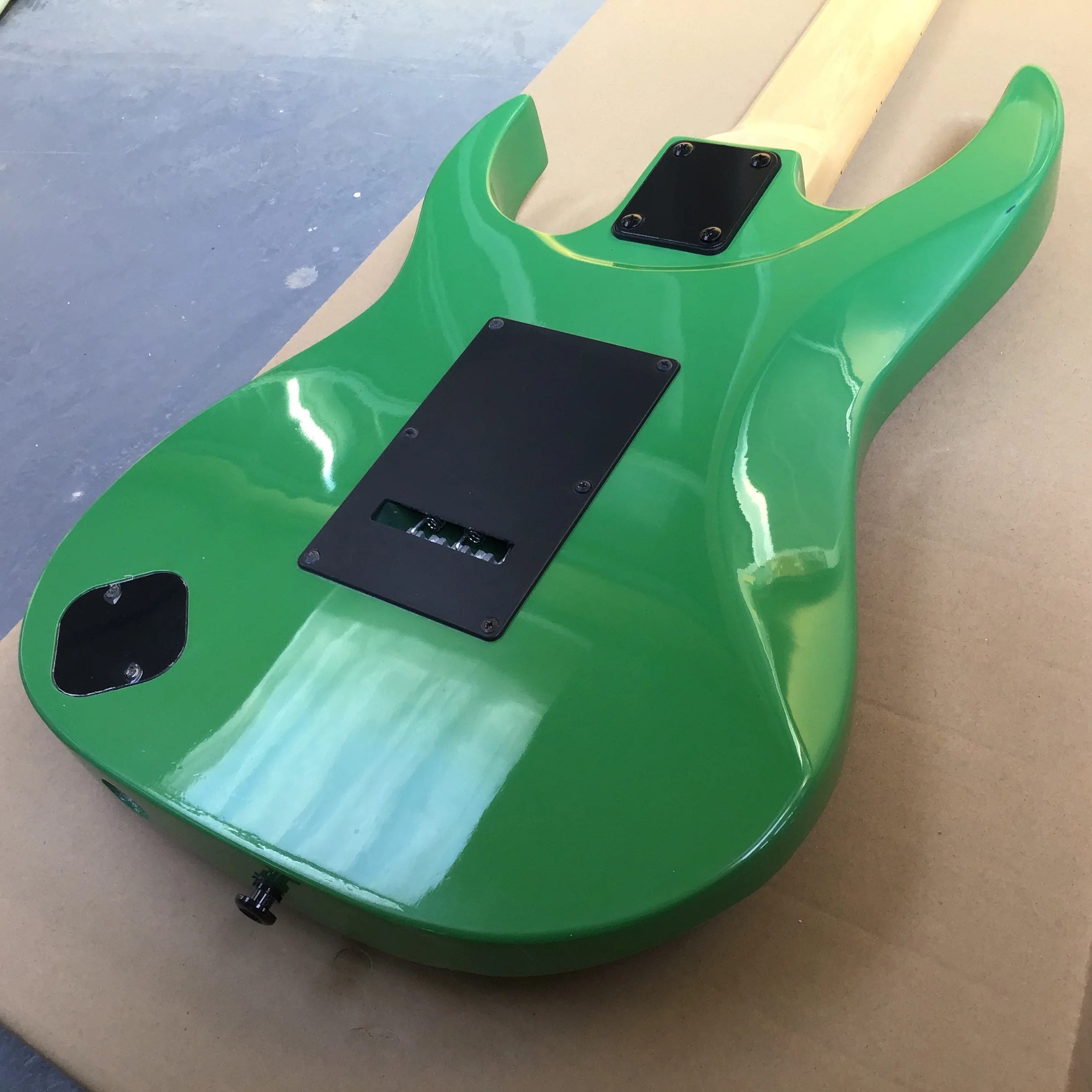 perfect tone hot sales 7-string electric guitar, mahogany body, maple fingerboard, Green paint in stock supply, free shipping
