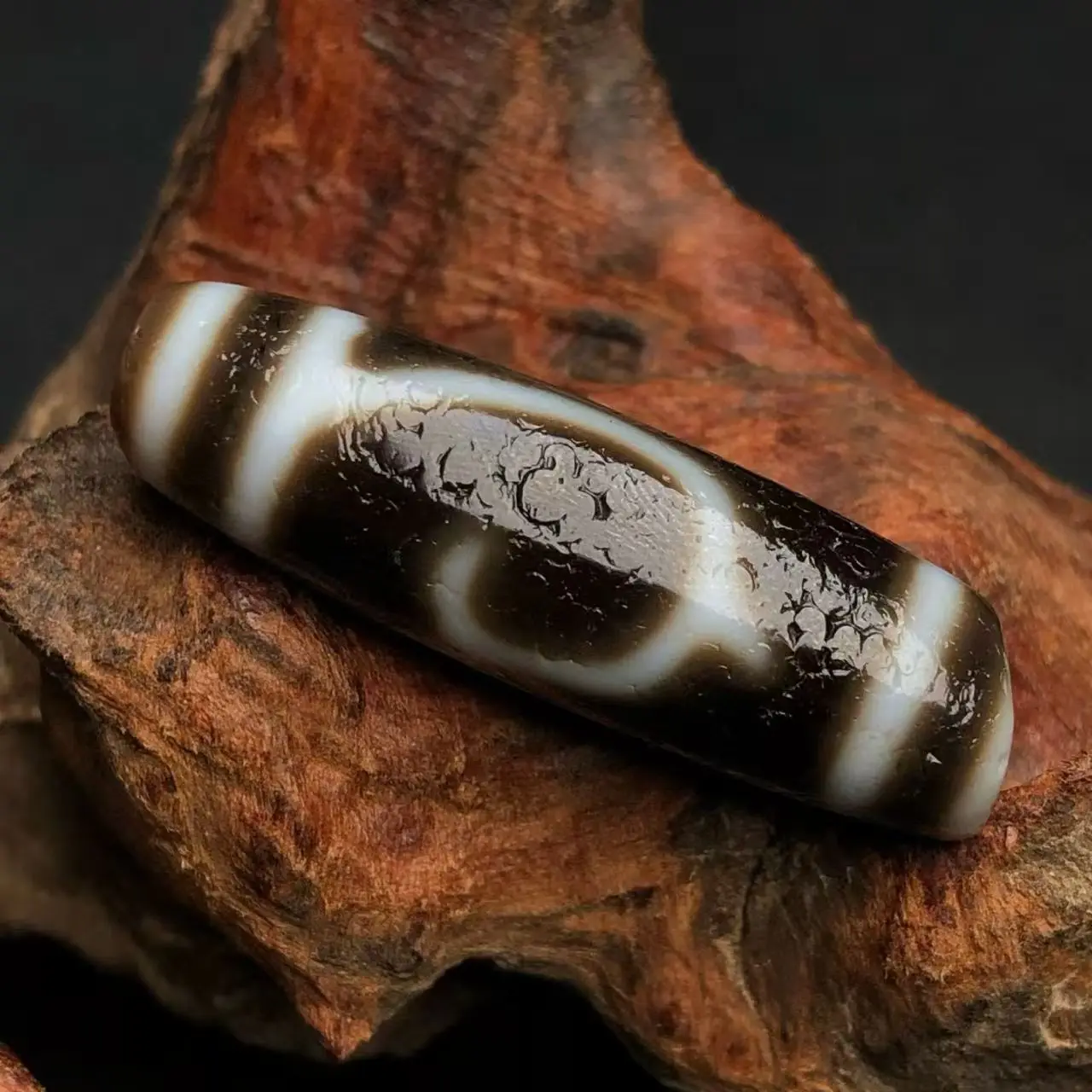 

1pcs/lot Old material high oil coating slurry Green Tara Natural Agate Ji Powerful Amulet Tibetan dzi beads DIY