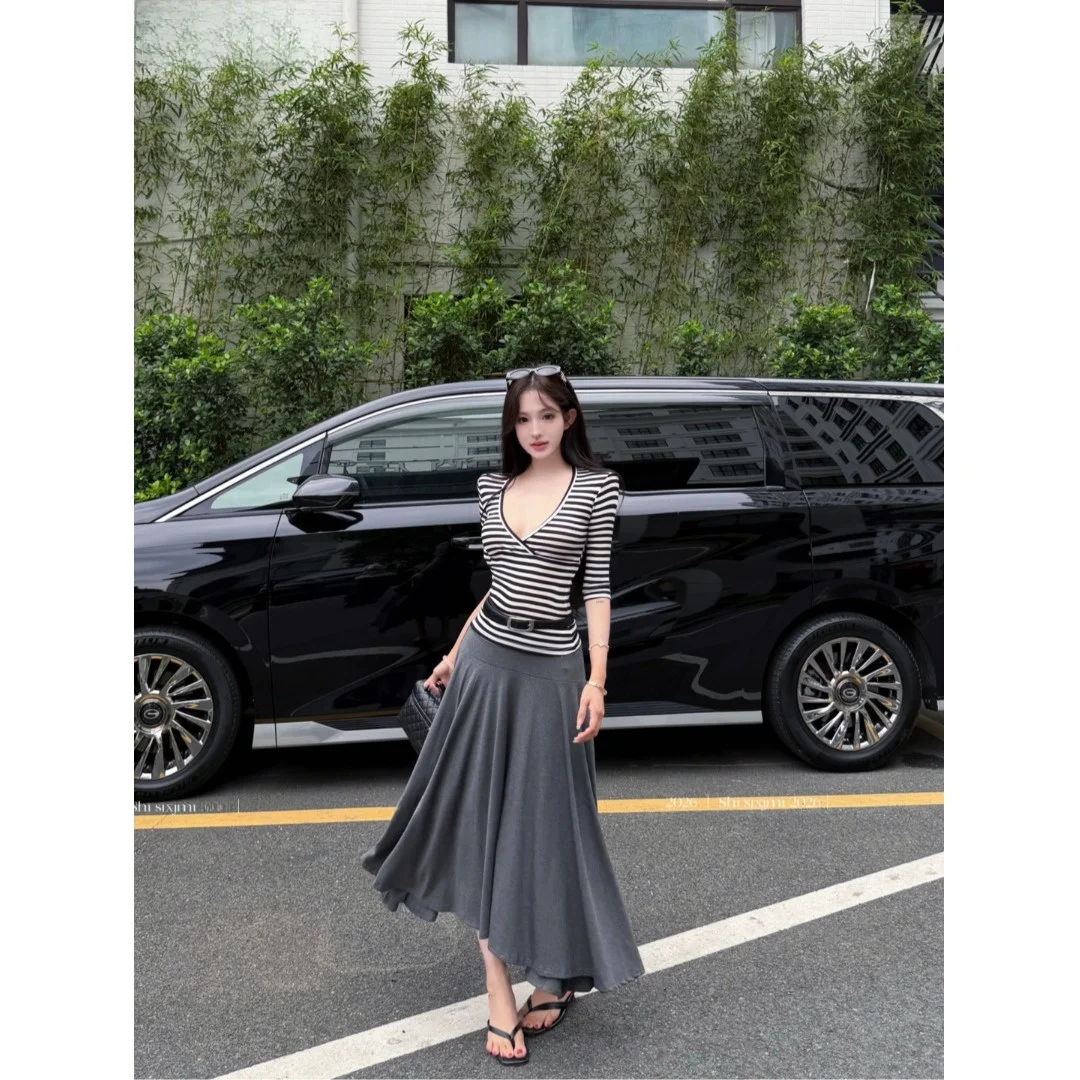 

Grey Asymmetrical Midi Skirt Women's Fashion Summer New Style Elegant Slimming Large Hemline Holiday Mood Design Sense