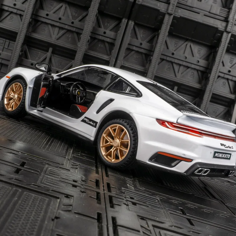 Simulation de voiture de sport Turbo S en alliage métallique moulé sous pression, modèle de voiture, son et lumière, nervure arrière, collection de jouets pour enfants, cadeau, 1:24, 911