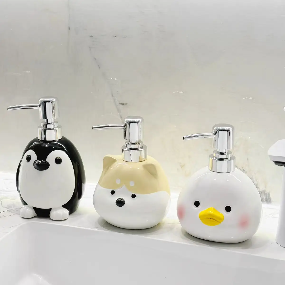 

Penguin dog chicken Liquid Soap Dispensers Lotion Bottle Emulsion Latex Hand Wish Bottles Light Luxury Bathroom Accessories Set