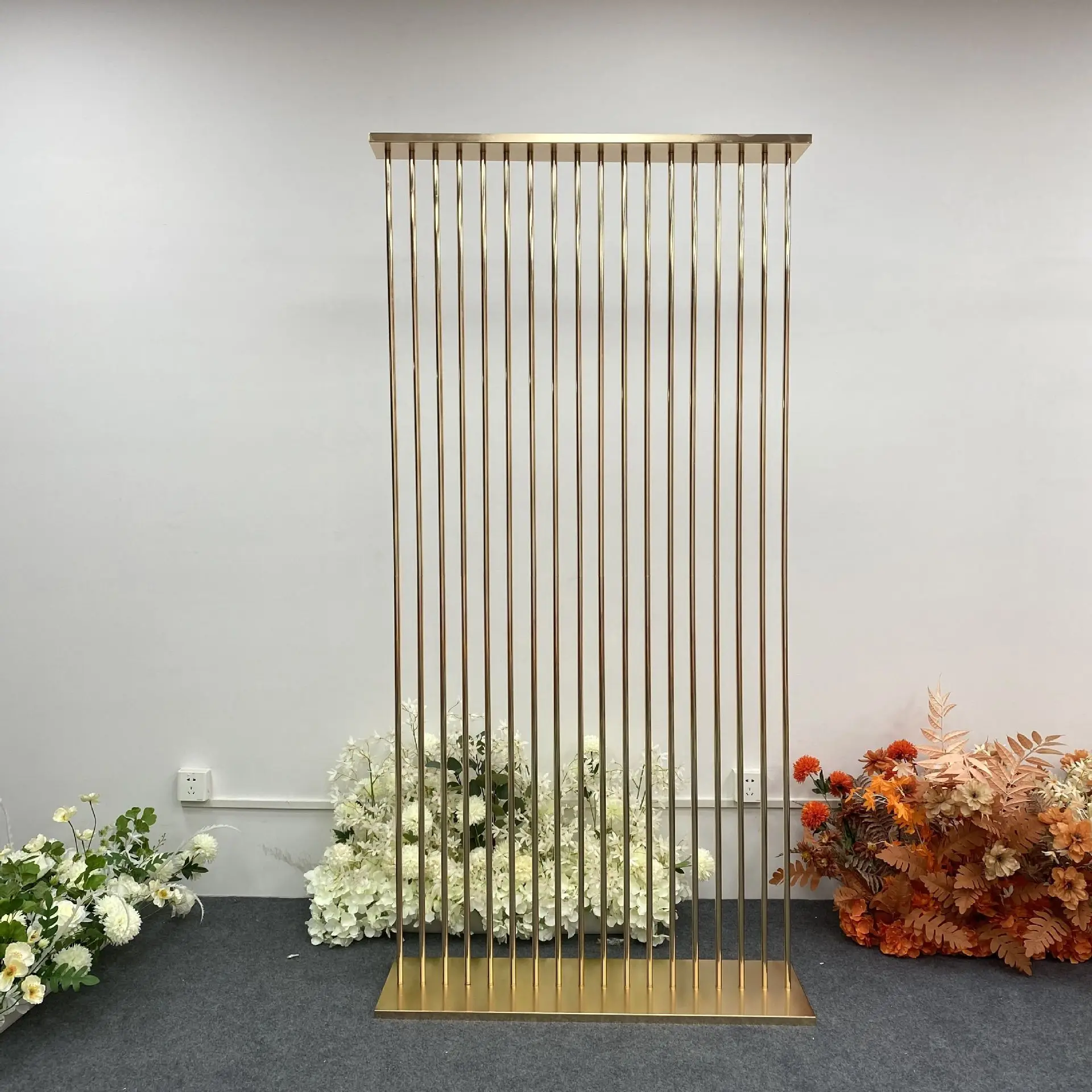 6.5ft Wedding Stand Large Shiny Gold-plated Rectangular Screen Iron Arch Stand Frame for Wedding Flower Decoration Party Props