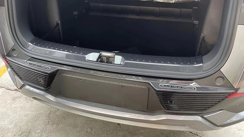 For BYD ATTO 3 Yuan Plus 2022 2023 Carbon Fiber Style Rear Bumper Protection Window Sill Outside Trunks Decorative Plate Pedal