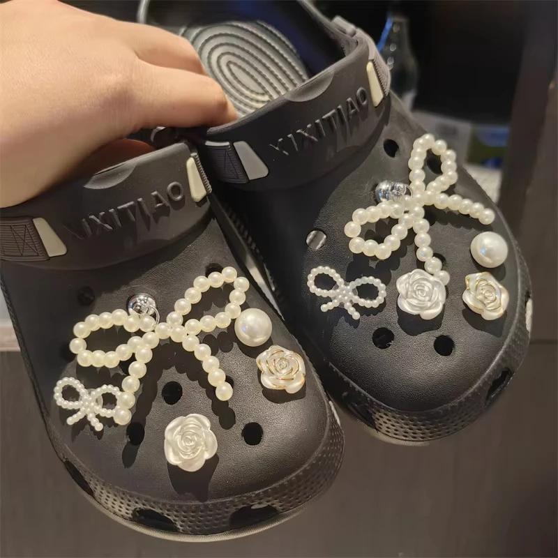 New JIBBITZ Elegant Pearl Bow Shoes Charms Detachable DIY Fashion Accessories for Clogs, Sandals Perfect Holiday Gif