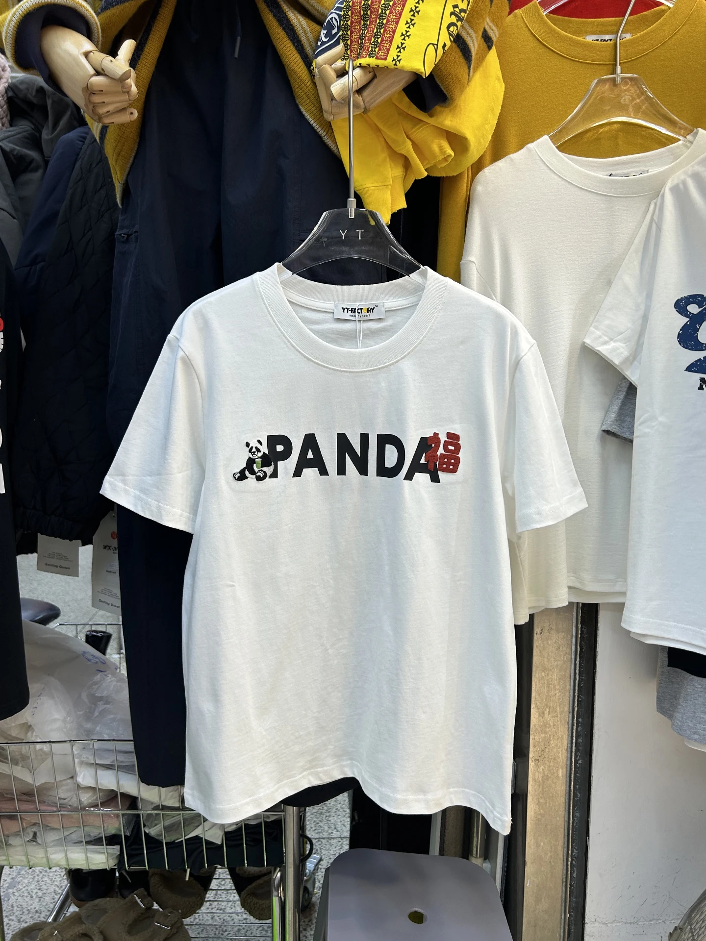 

Модная женская футболка с вышивкой, короткий рукав, весна-лето, новинка, универсальная, с круглым вырезом, пуловер, базовая модель, стройнящая, для похудения