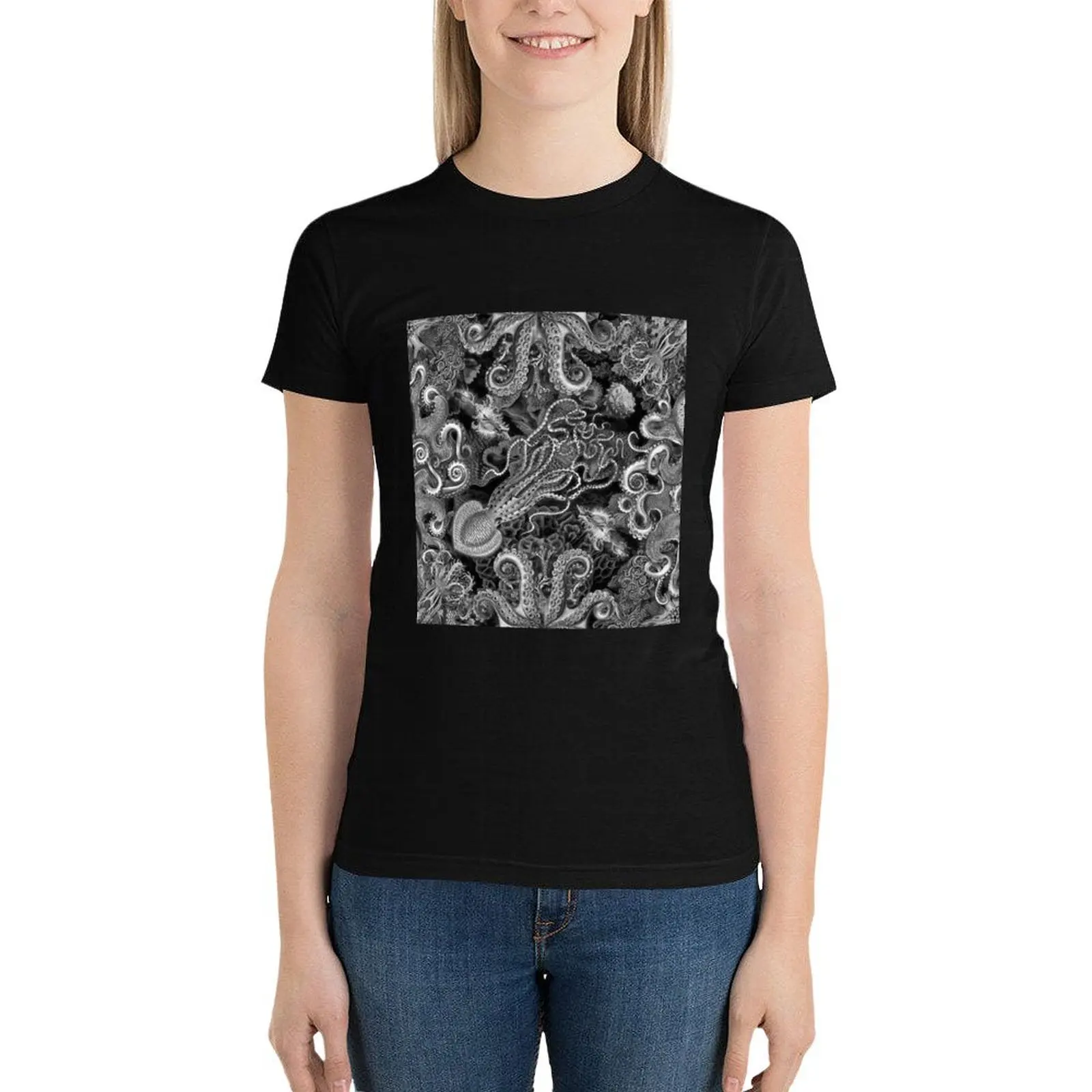 Octopus Squid Kraken Art Tentacles Seashell Deep Sea Ocean Creatures Lover (Black & White) - Octopus T-Shirt