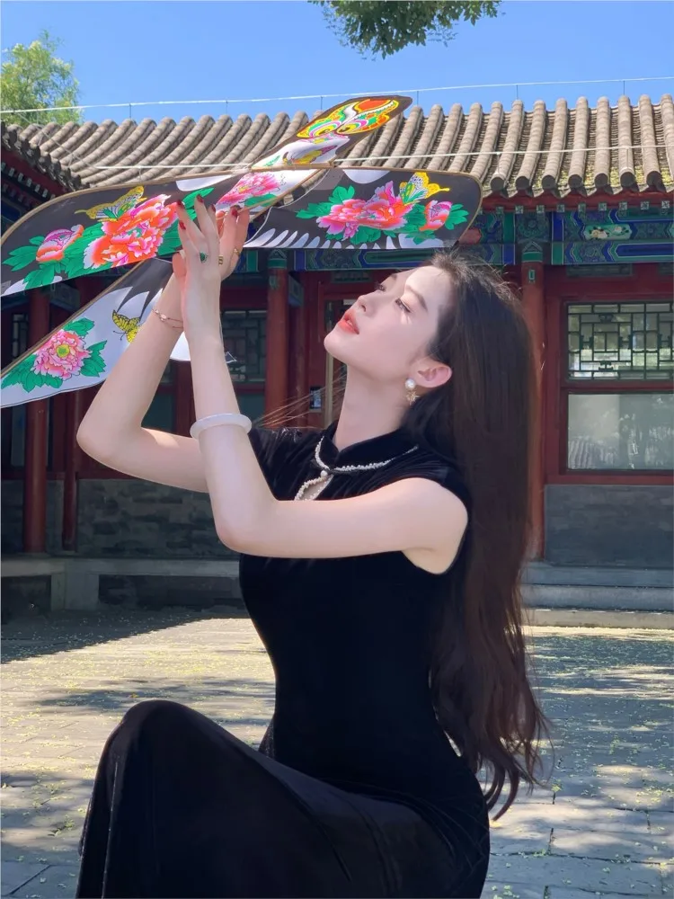 

New Chinese-style cheongsam women's cool velvet cutout dress