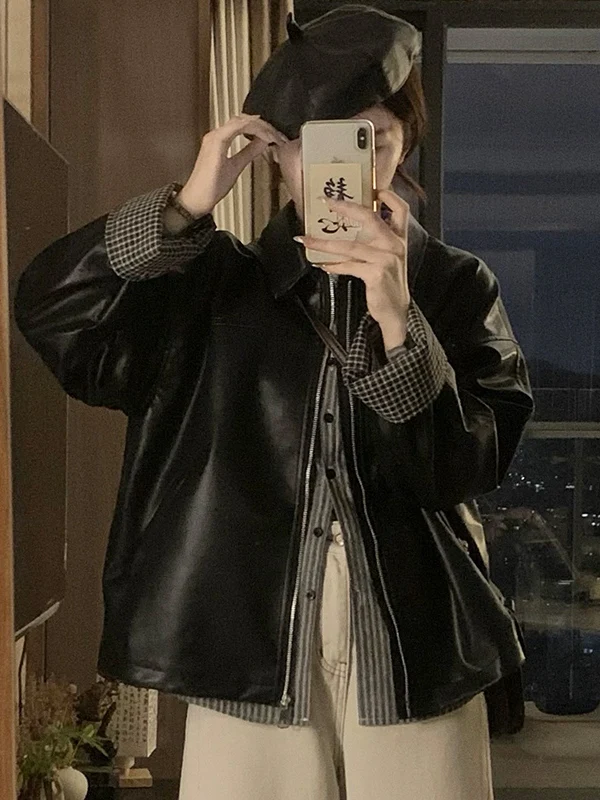 

Черная женская куртка из искусственной кожи, весенне-осенняя, новый стиль, винтажный дизайн, с клетчатым воротником-стойкой, модная повседневная верхняя одежда
