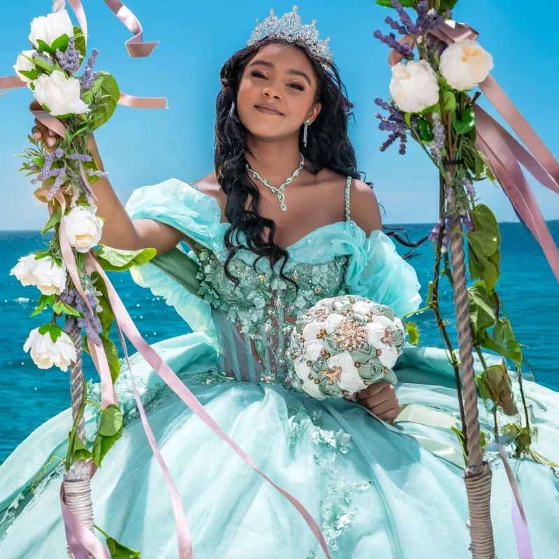 

Mint Green Quinceanera Dresses Off the Shoulder Glitter 3D Flower Decal Layering Long tail Bow Vestidoe 15 Quinceanera Customize