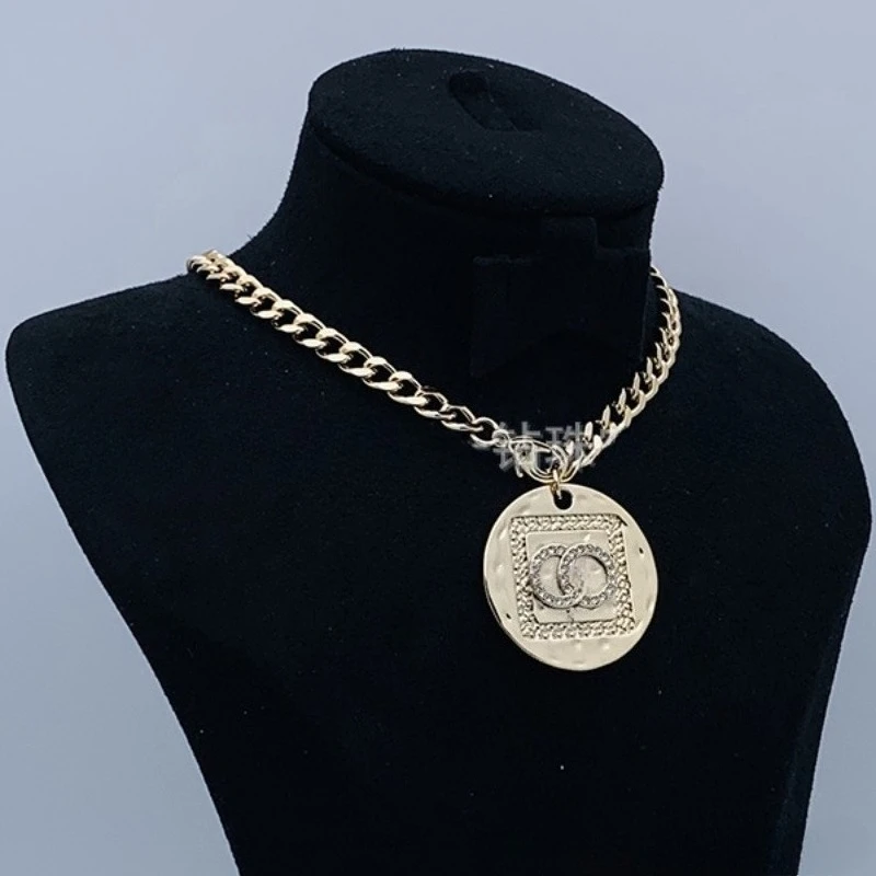 

Новое ожерелье 2025 года, милый кулон премиум-класса, романтика, подходит для подарков