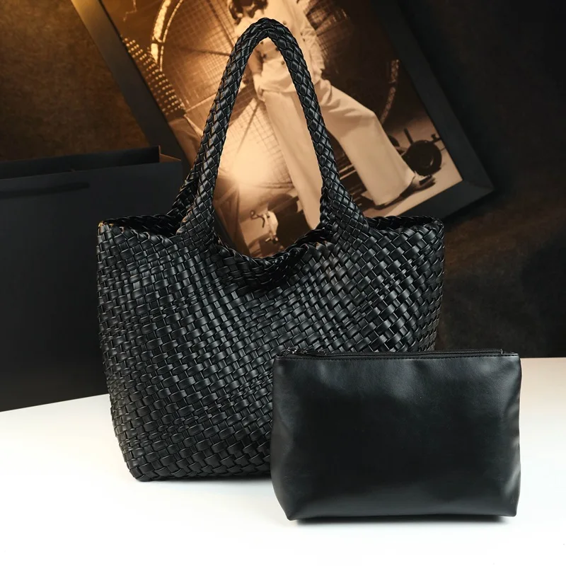 Hand-woven tote underarm bag, 2026 autumn new model, versatile, lightweight, large-capacity handbag/shoulder bag