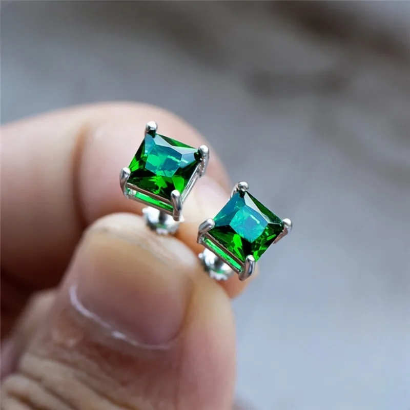 2023 New Shiny Red Square Cubic Zirconia Stud Earrings for Women Fashion Silver Color Geometry Brides Wedding Jewelry Party Gift