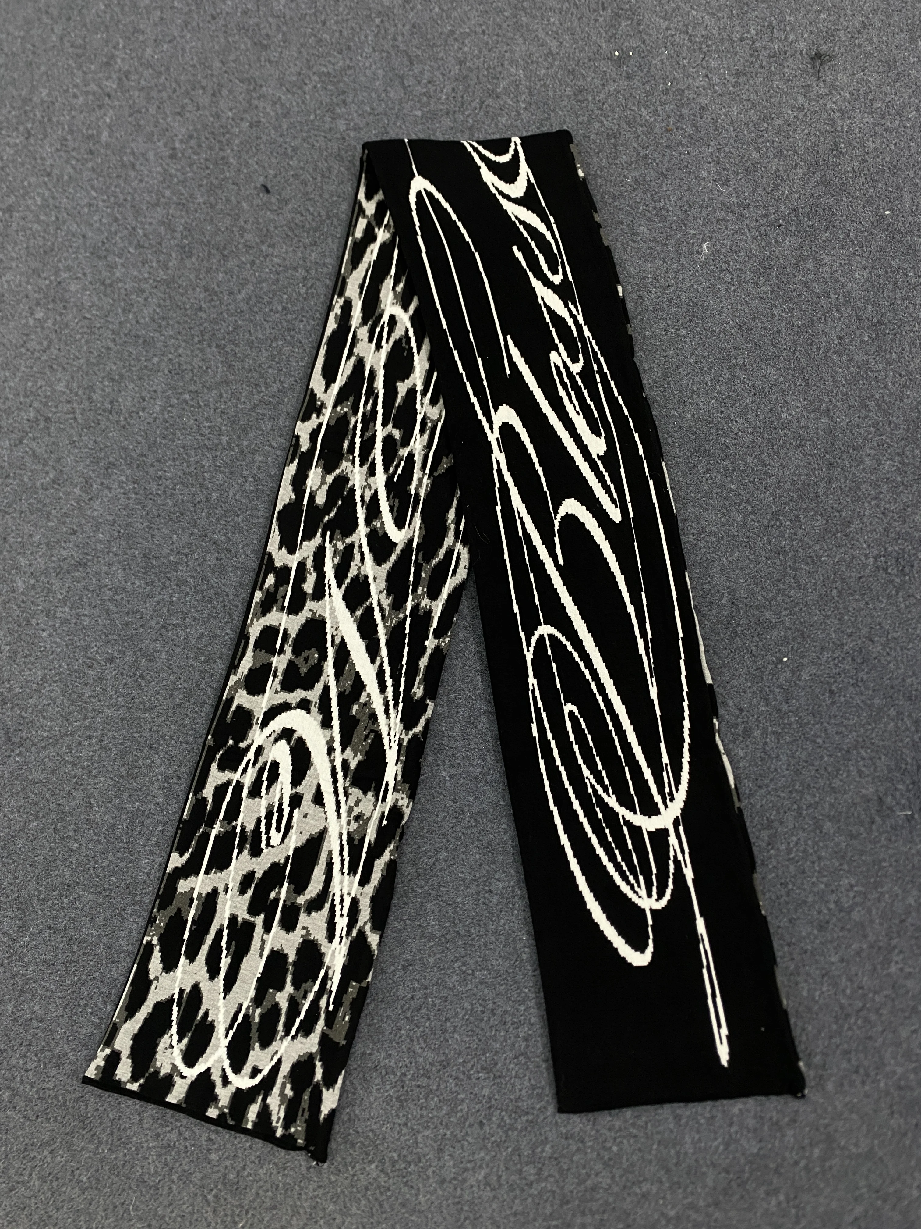 

Warm Scarf Trendy Letter Travel Versatile Men's and Women's Embroidered Adult Shawl Winter Jacquard Knitted Premium