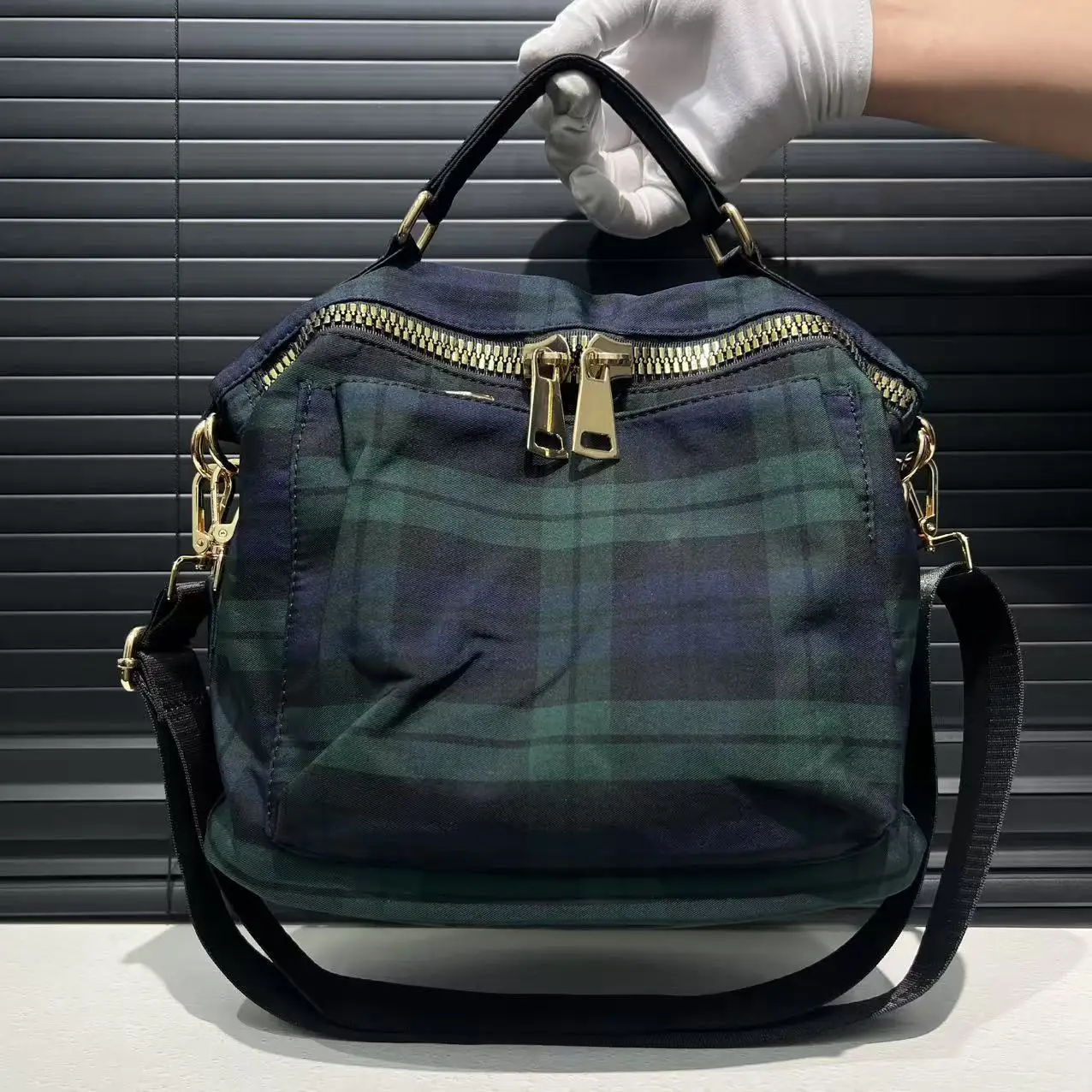 Ladies' front pocket fashionable nylon shoulder bag suitable for wide shoulder strap multifunctional crossbody handbag