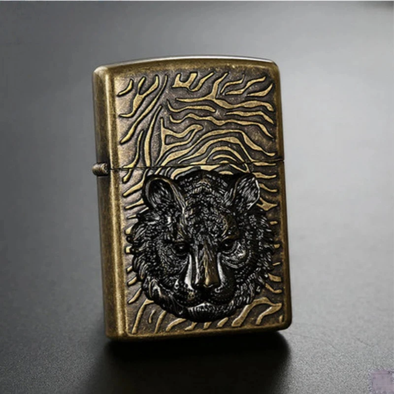

Ветрозащитная зажигалка с гравировкой в виде головы тигра, креативный брутальный стиль, коллекционная многоразовая зажигалка.