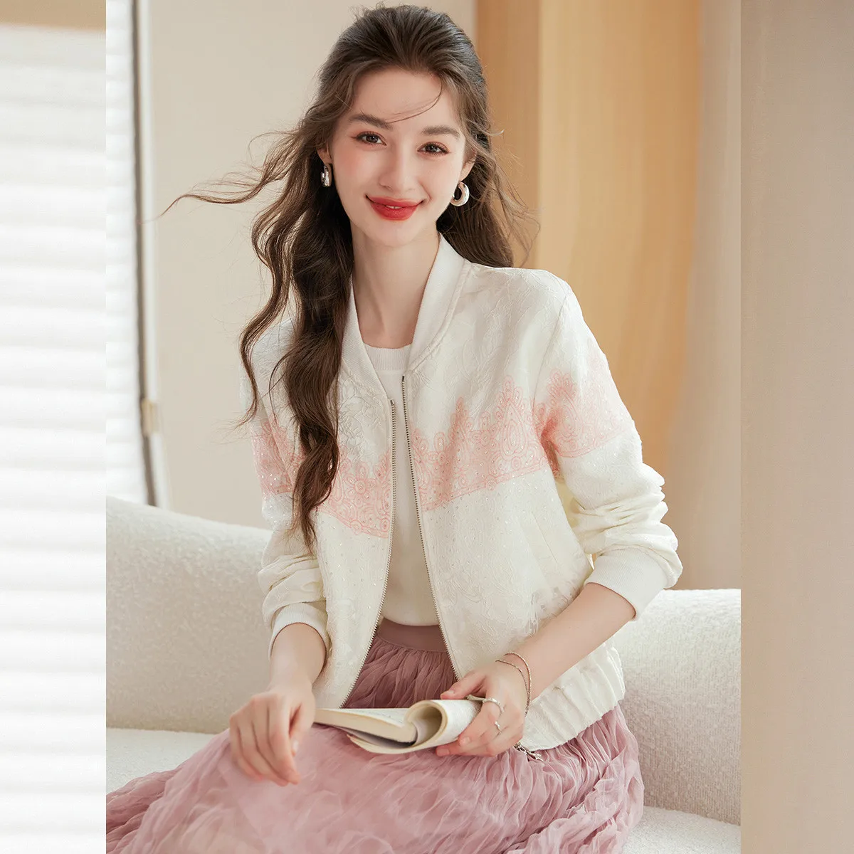 LOUIS YAO Exquisite Women's Cardigan Jacket 2025 Autumn Color Contrasting Ribbon Splicing Baseball Shirt Embroidered Zipper Coat