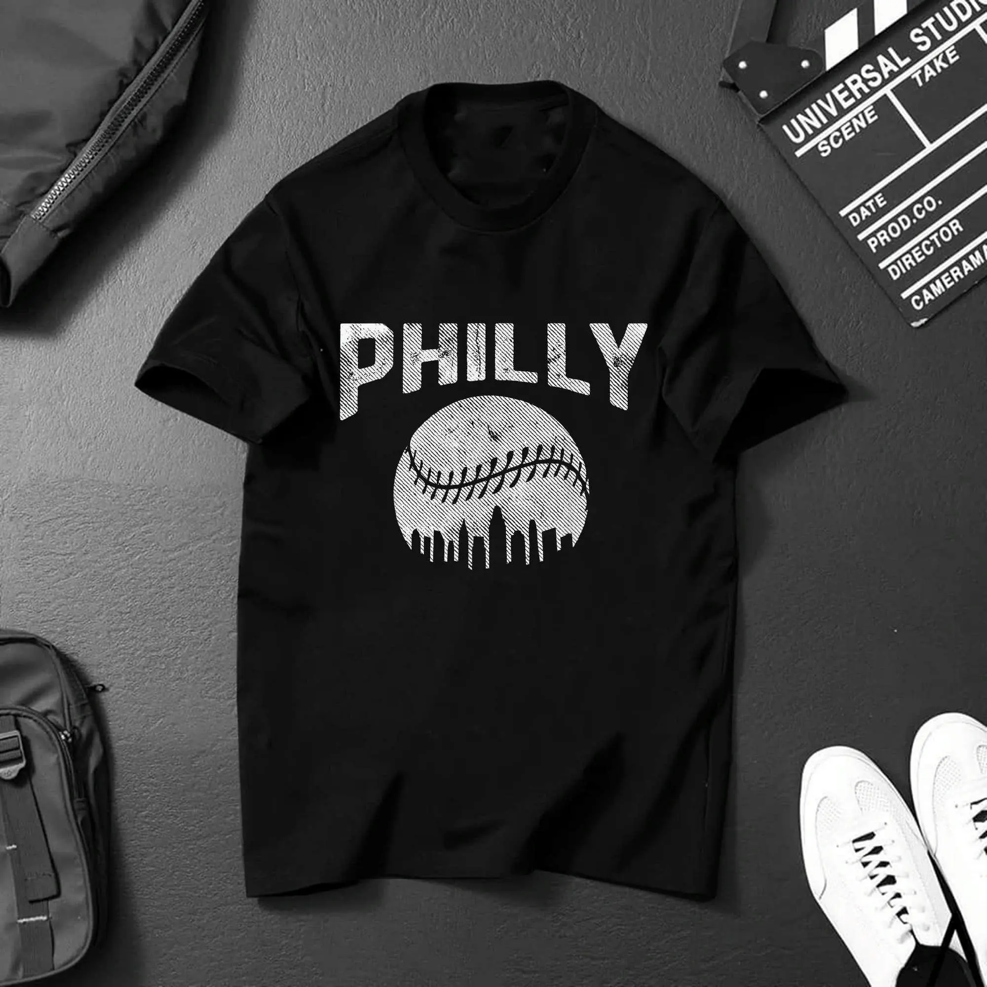 Vintage Distressed Philly Baseball Lovers Cityscape Skyline T-shirt