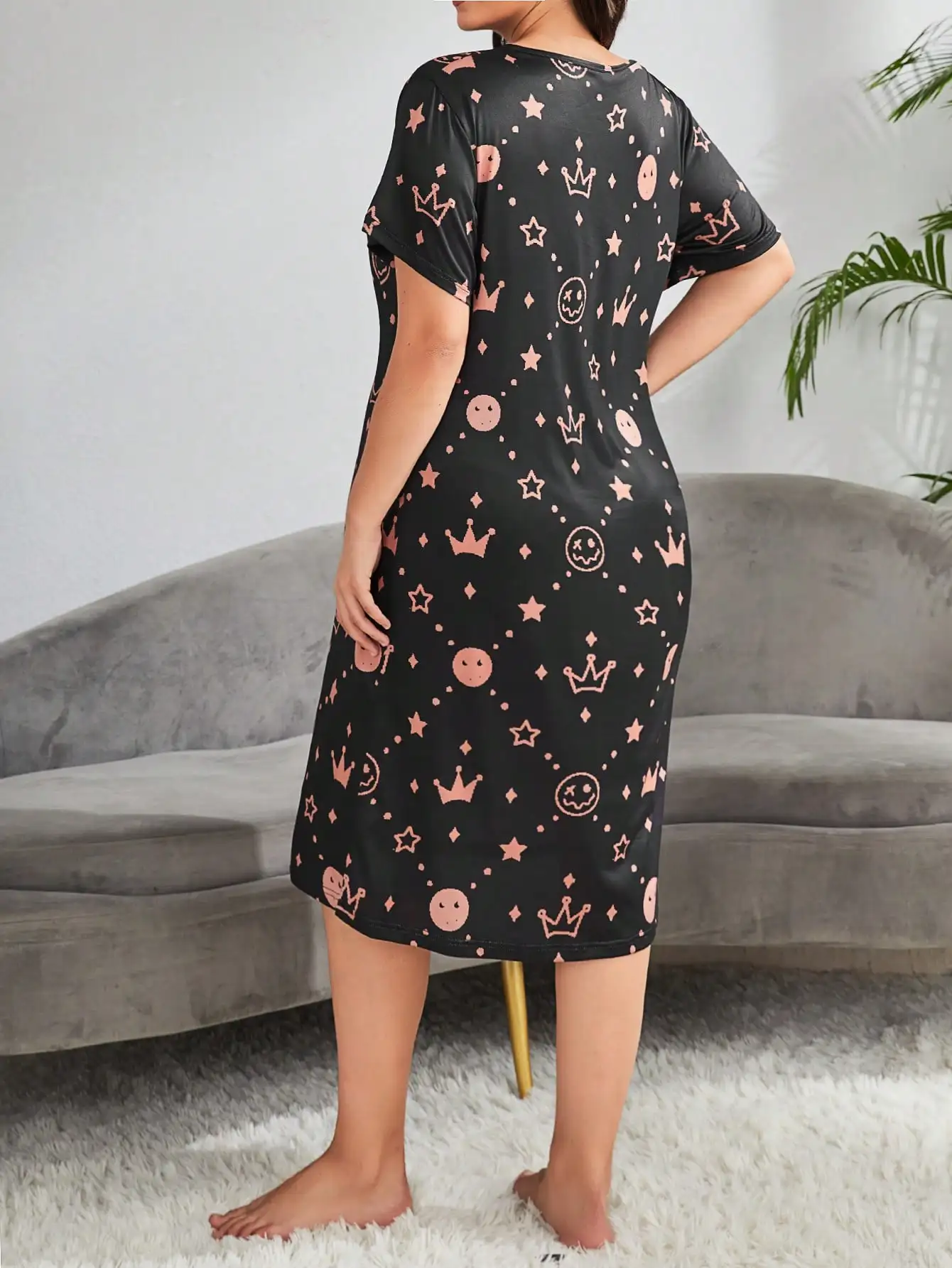 Large size women\'s pajamas home clothing casual round neck smiling face crown short sleeved pajama skirt