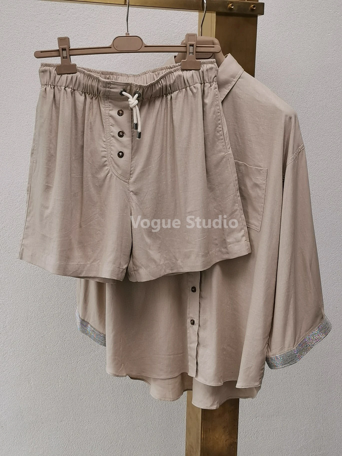 

Summer casual exquisitely decorated linen loose shirt and shorts set