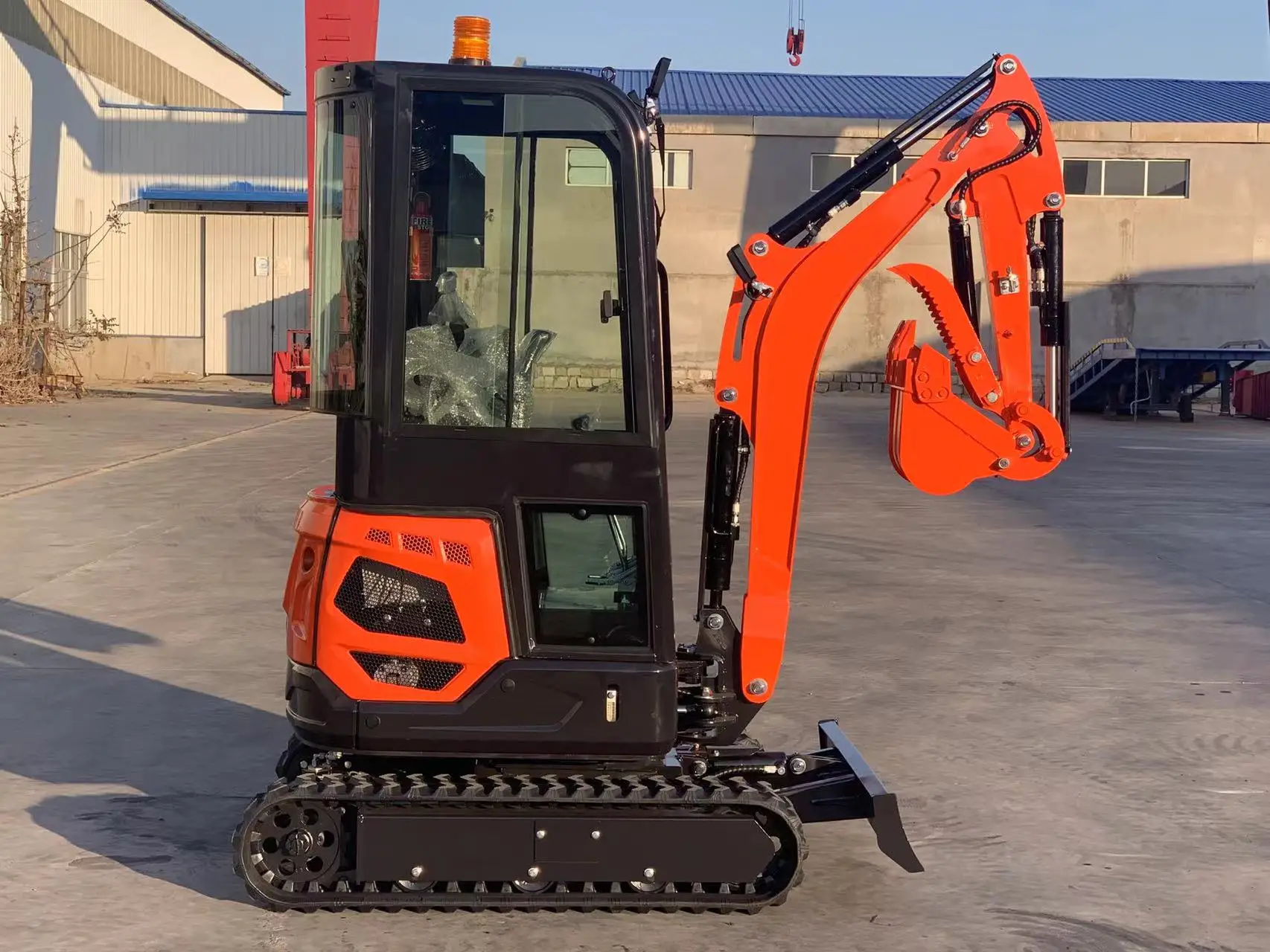 

Free Shipping Mini Excavator EPA Kubota Engine 2 Ton Crawler Micro Digger 1.8 Ton 2 Ton Mini Small Excavator For customized