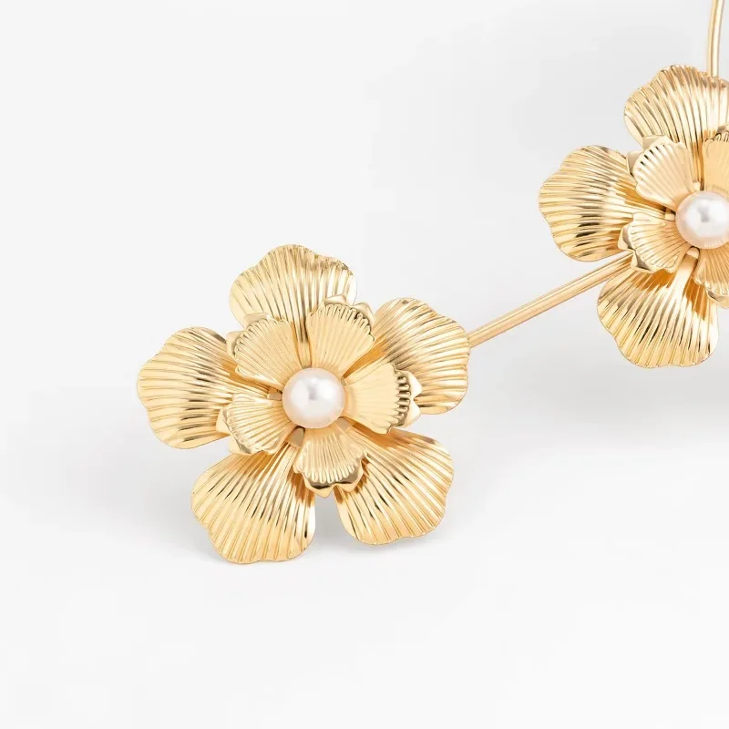 Golden Flower Women's Necklace Exaggerated Fashion Imitation Pearl Luxury Banquet Club Party Collar For Femme Fashion Jewelry