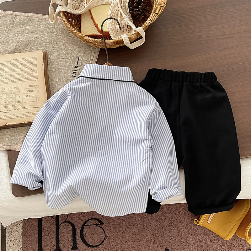 2-teiliges Set für Kleinkinder, Jungen, gestreiftes Hemd mit Krawatte und schwarze Hose, Kinder-Gentleman-Schul-Freizeit-Outfit, 1–5 Jahre – Detail 3