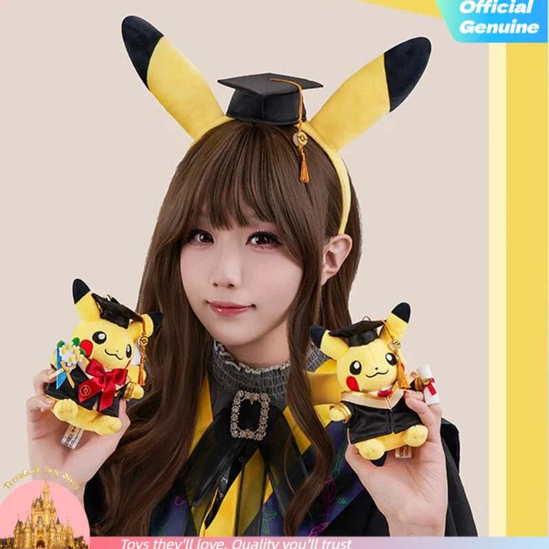 

New PokéMon Pikachu Plush Toy Keychain Graduation Cap Gown Decorative Bag Pendant Soft Stuffed Collectible Graduation Gift