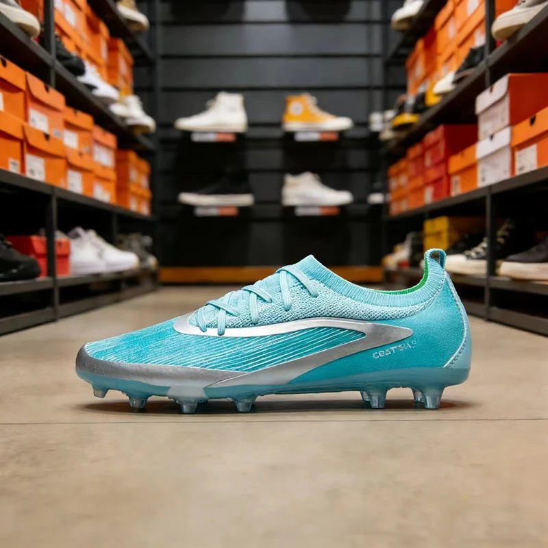 נעלי כדורגל חדשות לגברים 2026, נעלי ילדים עם דשא, מגפי כדורגל מקצועיות למבוגרים, קלות במיוחד, לא מחליקות, מתאימות לאימונים של בנים