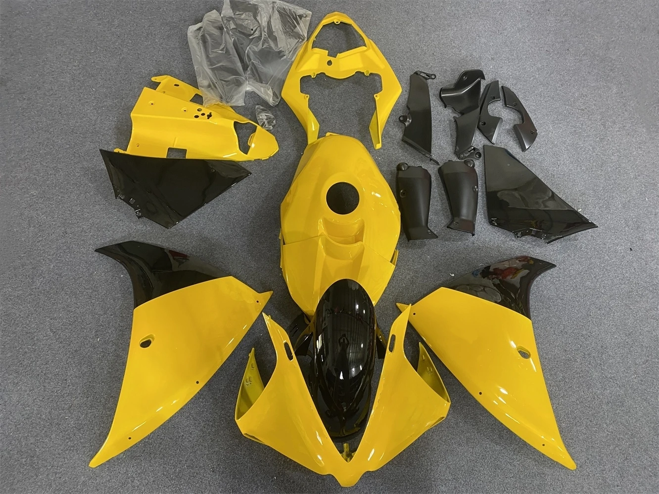 The motorcycle fairing kit is suitable for R1 2009 2010 2011 2012 2013 2014 YZF1000 09-12-14 fairing yellow black motorcycle