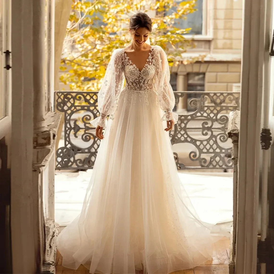 

Fashion A-line V Neck Wedding Dresses Long Sleeves Beading Lace Appliques Bridal Gowns Backless Buttons Vestido De Novia