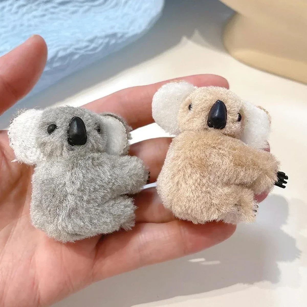 Pinces à cheveux mignonnes pour filles, pinces à mâchoire en peluche, pinces à cheveux floues, pinces à cheveux coordonnantes, Koala Hugger, accessoires pour cheveux Koala