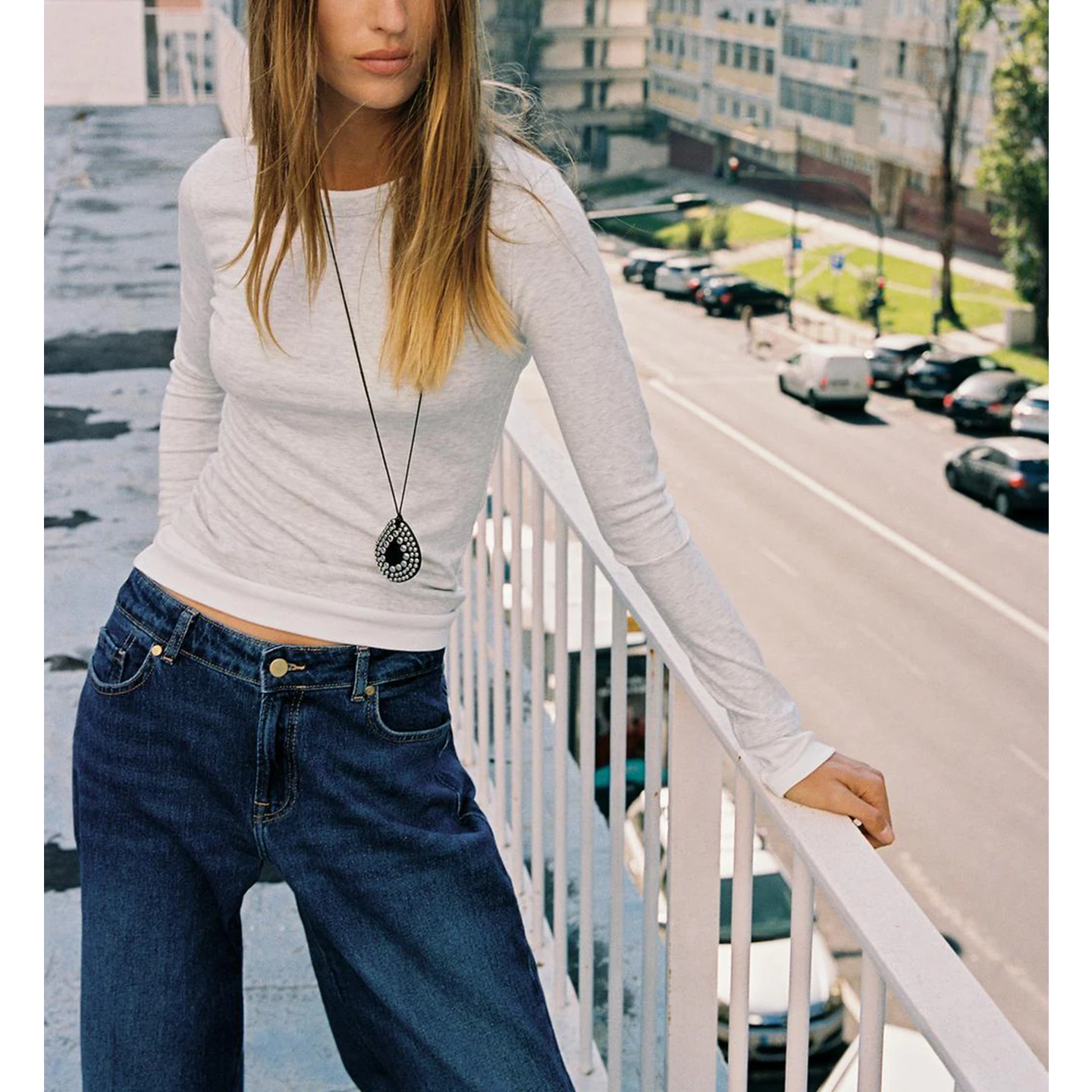 خريف شتاء جديد المرأة سليم صالح جولة Ne Long Sve مستقيم أنبوب بوت طبقة مزدوجة اللون بلو تي شيرت أعلى