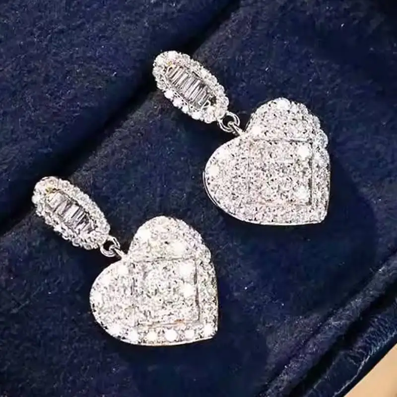 Huitan Tropfen-Ohrringe für Damen mit brillantem Zirkonia, herzförmig, ästhetisch, für Hochzeit, Party, Accessoires, trendiger Schmuck, Geschenk zum Jahrestag
