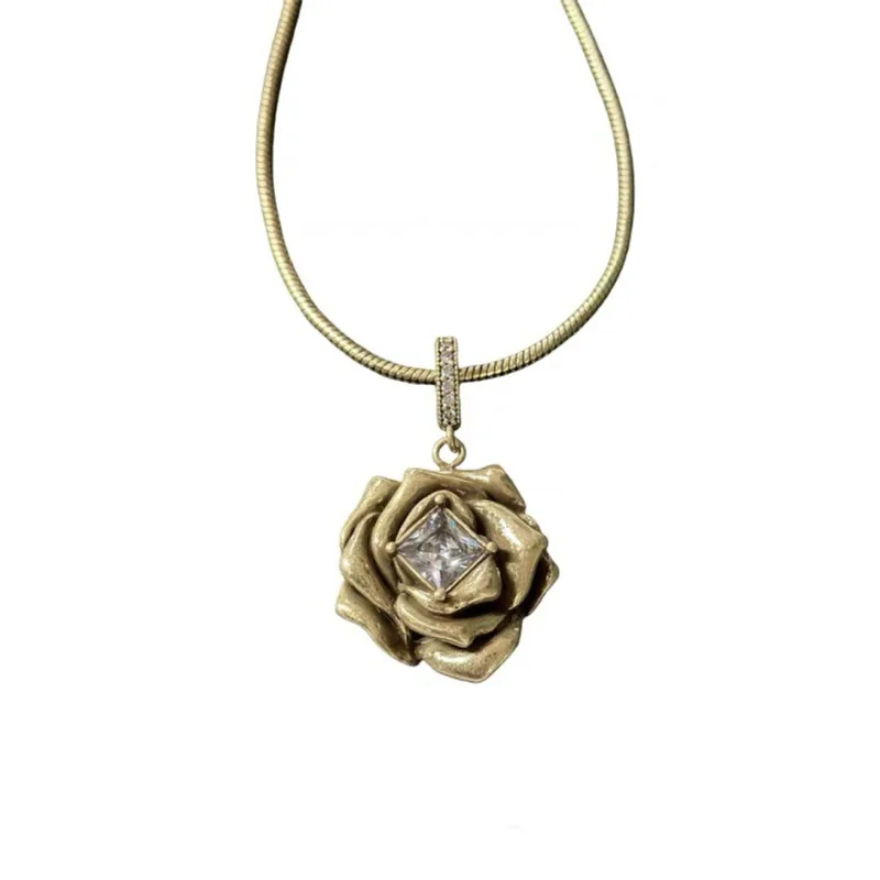 Fashion Jewelry Vintage Temperament Flower Rings Pendant Necklace For Women Female Gifts Delicate Design Accessories Hot Sale