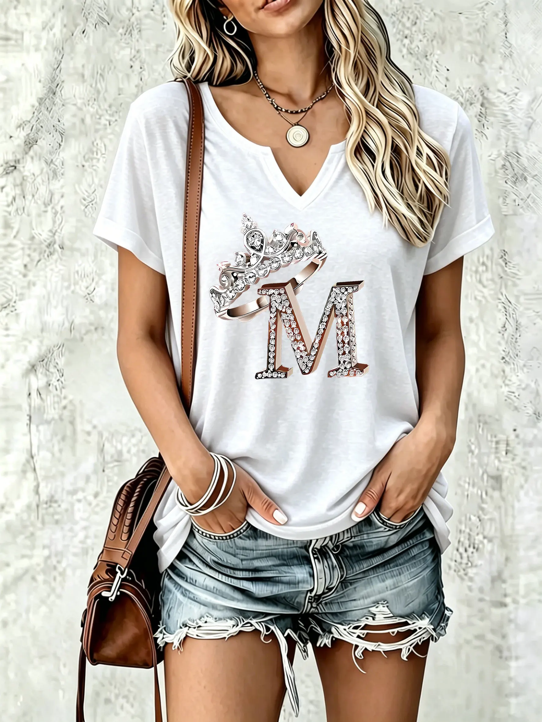 Women's V‑Neck Short Sleeve T‑Shirt, Noble Crown and Metallic Effect Letter M Graphic Print Casual Summer Tee