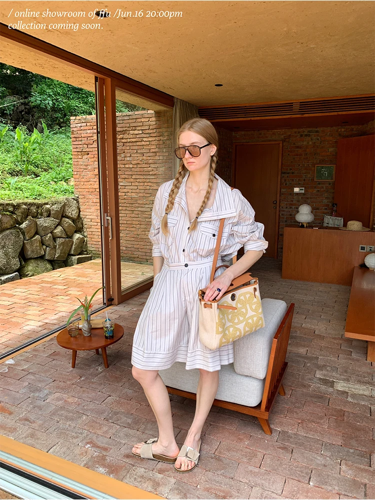 

Новый летний женский модный комплект, повседневный топ из чистого хлопка, удобные полосатые брюки с длинным воротником-стойкой, топ на пуговицах