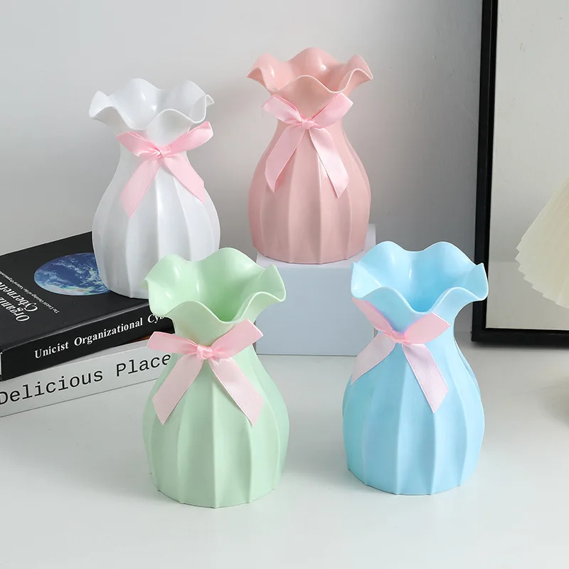 Nordic Anti Drop Dry Flower Plastic Vase with Lotus Leaf Mouth and High Aesthetic Value Living Room Foyer Decoration