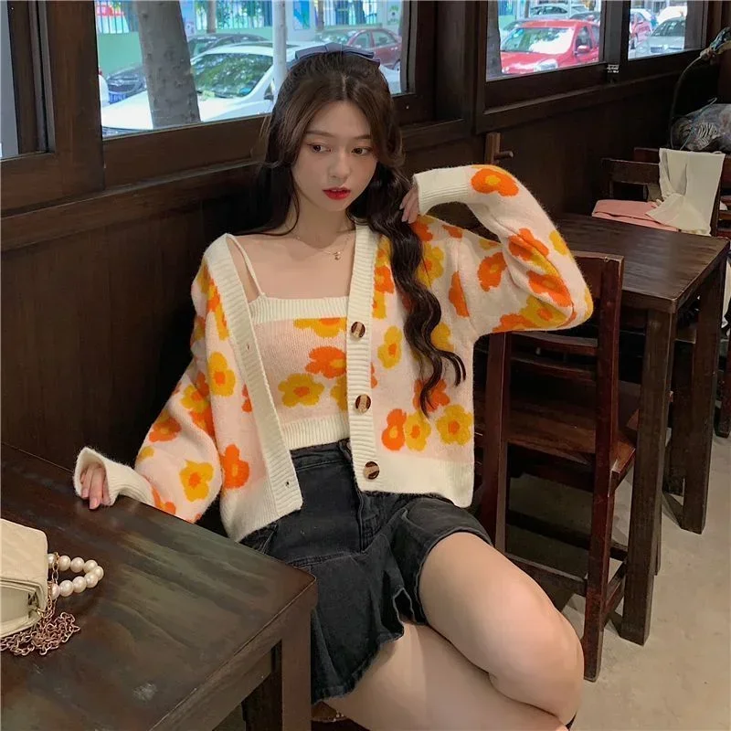 Hikigawa Chic Fashion Women V Neck Long Sleeve Casual Floral Knitted Cargidan Coat + Sweet Y2k Sexy Camisole Tank Top 2-częściowy zestaw