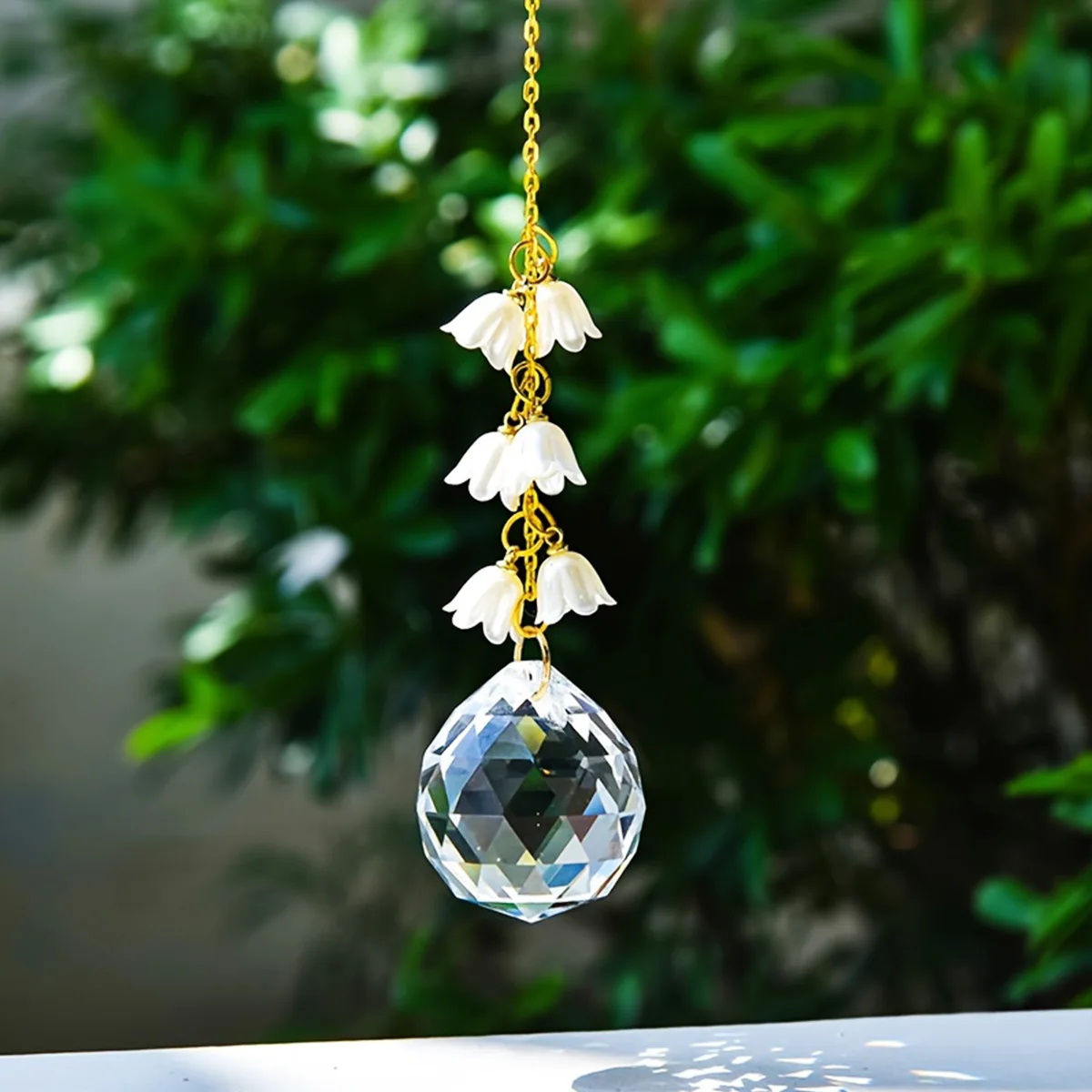 1Pc Crystal Hanging Ornament, Crystal Prism, Sun Catcher, with Lily of the Valley Flowers, Home Decoration, Balcony Decoration, Garden Arrangement, Window Hanging Decoration, Suitable for Thanksgiving, Mother's Day, Christmas and Other Holidays