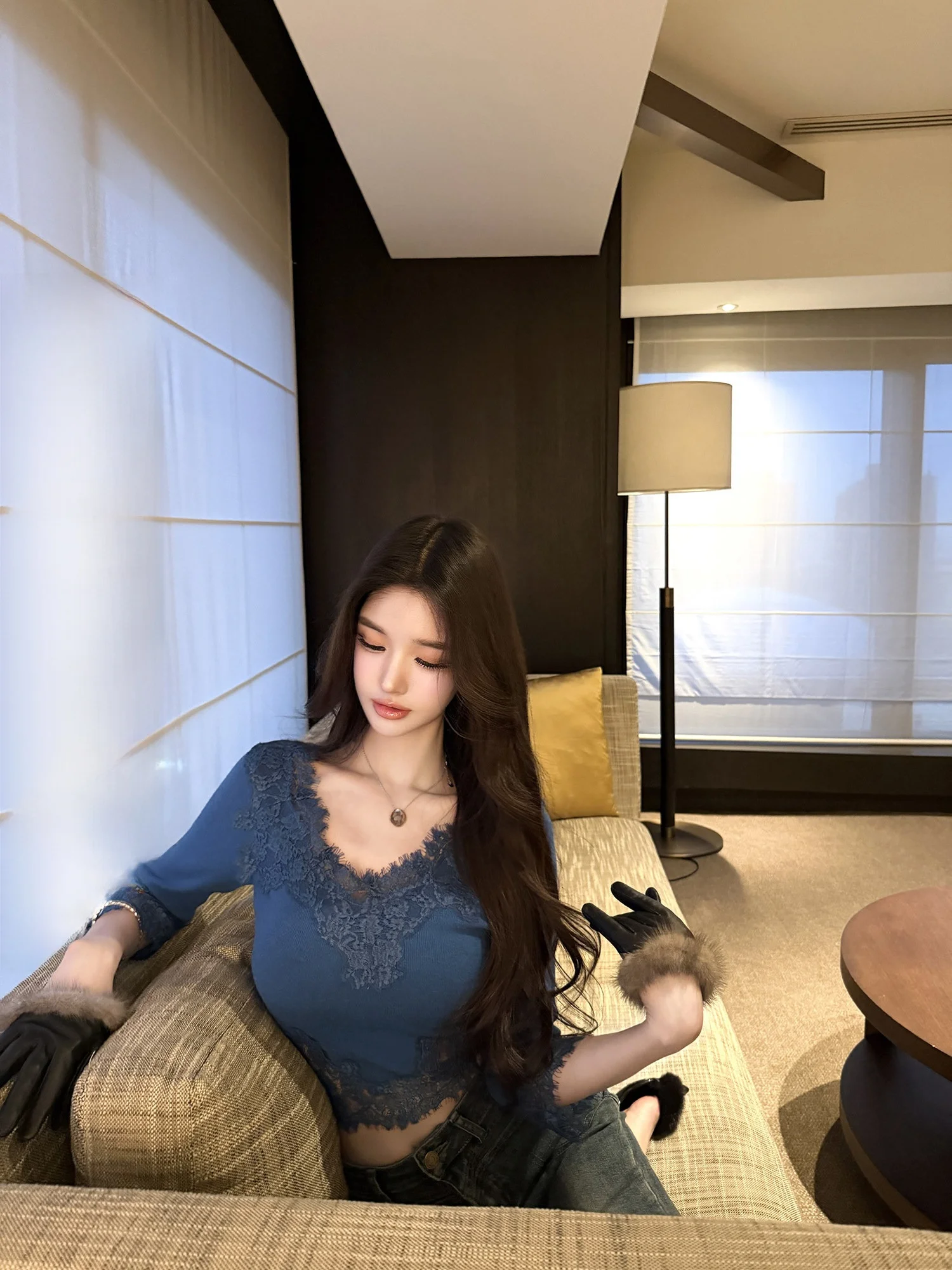 

Винтажный вязаный топ с тяжелой вышивкой и кружевными вставками, женская простая модель с длинными рукавами, укороченная, модная цветная одежда