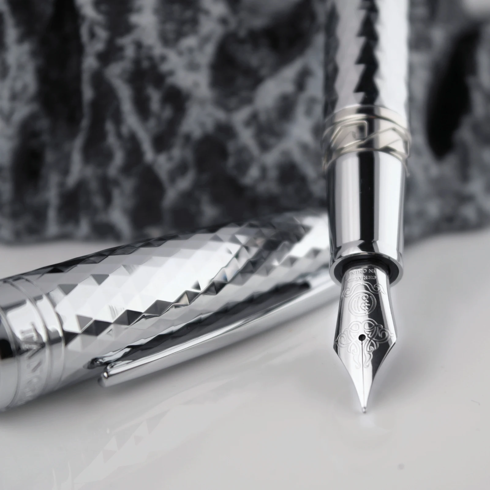 

Gentleman Fountain Pen Geometric Series Prism Adult Calligraphy Practice Calligraphy Hard Pen Stationery Office School Gift Pen