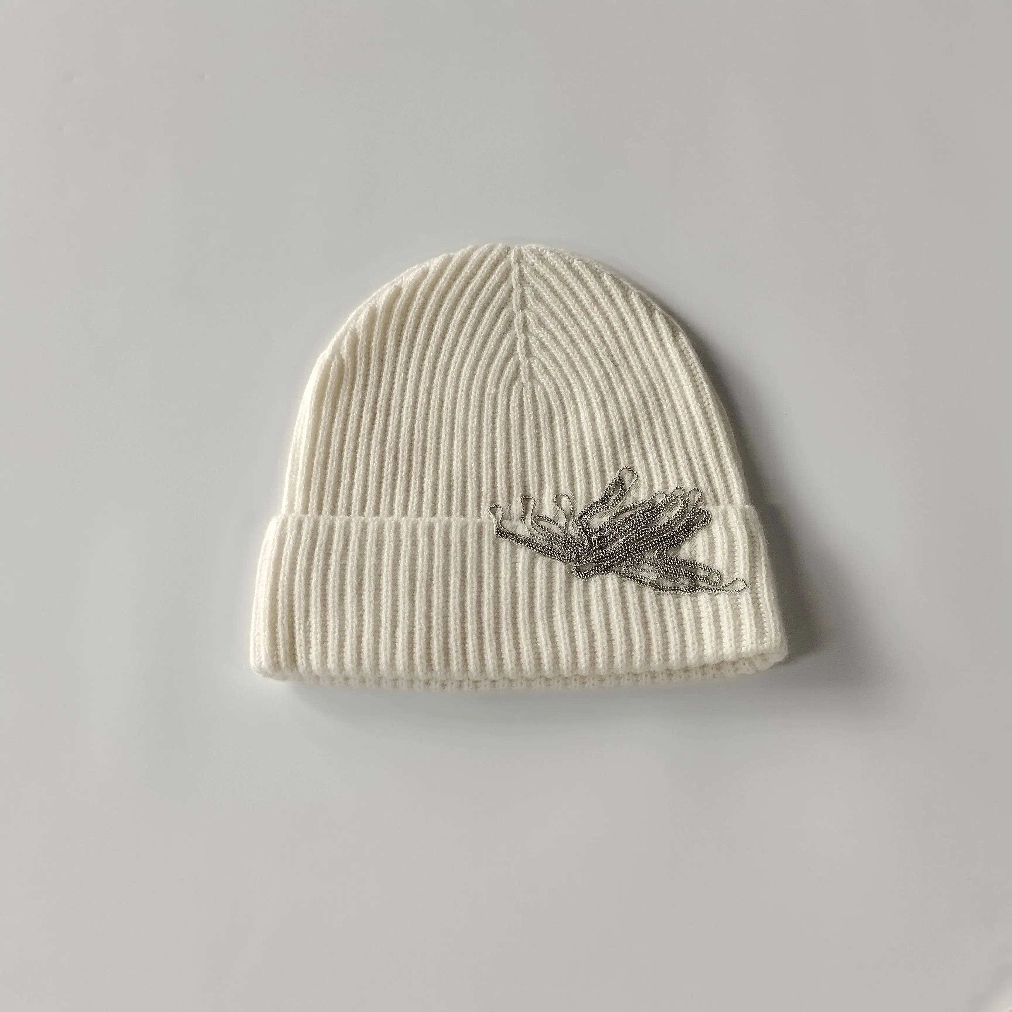 nouveau-automne-et-hiver-cachemire-tricote-chapeau-pour-les-femmes-tout-match-chaud-chapeau-laine-chapeau-cache-oreilles-pull-chapeau-perle-fleur