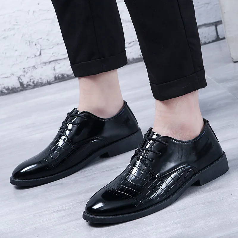 Sapato de couro preto masculino, clássico, estilo britânico, com cordões, sapato de vestido, versátil, casamento, negócio, primavera, verão, moda, novo, 2024 